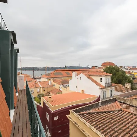 Feels Like Lapa Flat With City View Lisbona